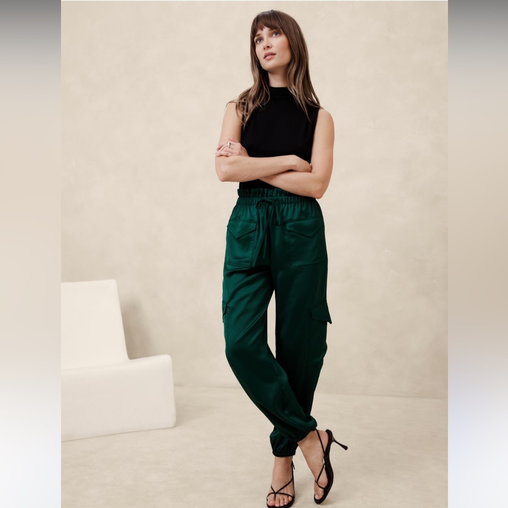 Banana Republic Satin Cargo Jogger Emerald Green Pockets Elastic Waist XS NWT - Picture 4 of 16